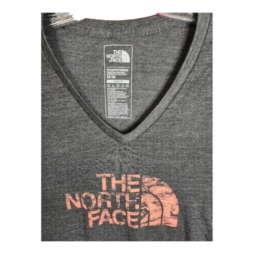 NWOT The North Face tee Medium Slim‎ Fit Shirt Logo Gray Short Sleeve Woman's - Picture 3 of 3